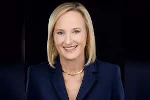 Đại sứ lâm thời của Mỹ tại Ukraine Julie Davis.