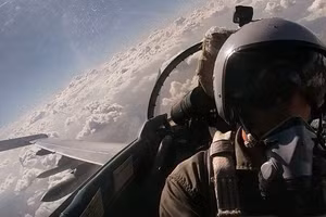 Phi công Nga nêu bật sức mạnh của F-35 trước F-16