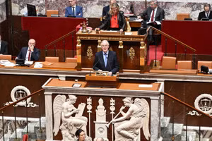 Thủ tướng Pháp Michel Barnier phát biểu trong cuộc tranh luận trước cuộc bỏ phiếu bất tín nhiệm.