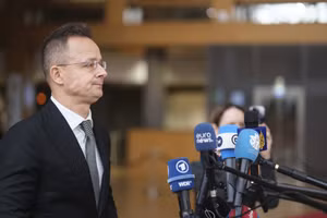 Ngoại trưởng Hungary Peter Szijjarto phát biểu trước giới truyền thông tại Brussels, Bỉ, ngày 23/2/2026.