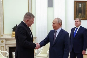 Tổng thống Nga Vladimir Putin (phải) gặp Thủ tướng Slovakia Robert Fico tại Moscow, Nga, ngày 22/12/2024.