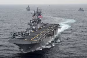Tàu tấn công đổ bộ USS Boxer của Hải quân Mỹ.