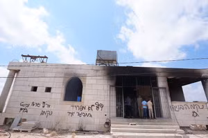 Một nhà thờ Hồi giáo chưa hoàn thành tại làng Qusra gần Nablus ở Bờ Tây bị đốt phá, ngày 26/7/2026.