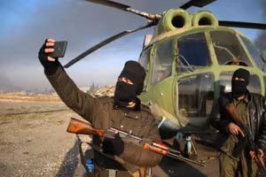 Các tay súng thánh chiến HTS.