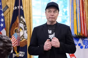 Tỷ phú Elon Musk trả lời các câu hỏi của phóng viên trong buổi họp báo tại Phòng Bầu Dục của Nhà Trắng, ngày 30/5/2025.