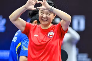 “Bà lão bóng bàn” Zhiying Zeng đại diện cho Chile tranh tài tại Olympic Paris 2024.