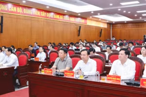 Các đại biểu tham dự hội nghị.