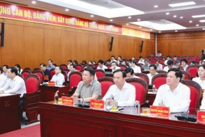 Các đại biểu tham dự hội nghị.