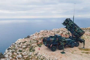 Bệ phóng tên lửa phòng không Patriot.