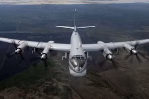 Máy bay ném bom chiến lược Tu-95MS Nga đã thực hiện chuyến bay kéo dài 8 giờ trên vùng biển trung lập ở Biển Okhotsk và Biển Nhật Bản.