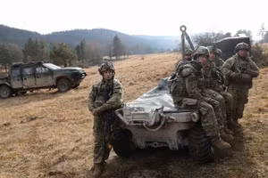 Lính Mỹ tại Khu huấn luyện Hohenfels, Đức.