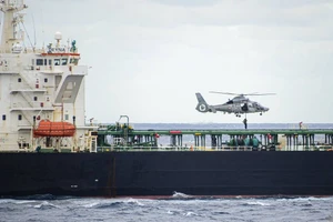 Hải quân Pháp bắt giữ tàu chở dầu Denya, đang di chuyển từ Murmansk dưới cờ Mozambique, ngày 20/3/2026.