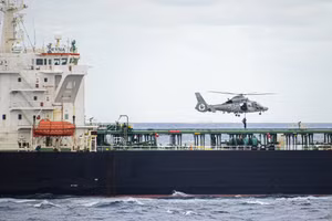 Hải quân Pháp bắt giữ tàu chở dầu Denya, đang di chuyển từ Murmansk dưới cờ Mozambique, ngày 20/3/2026.