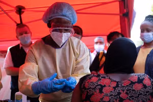 WHO đang nỗ lực phát triển vắc-xin phòng ngừa chủng Ebola mới.