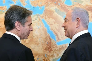 Ngoại trưởng Mỹ Antony Blinken (trái) và Thủ tướng Israel Benjamin Netanyahu