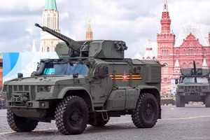 Xe bọc thép "Typhoon-phòng không" tham gia diễu hành trên Quảng trường Đỏ lần đầu tiên vào ngày 9/5/2021.