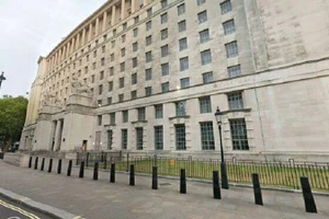 Hầm trú ẩn tuyệt mật dành cho ngày tận thế nằm bên dưới trụ sở Bộ Quốc phòng Anh ở London.