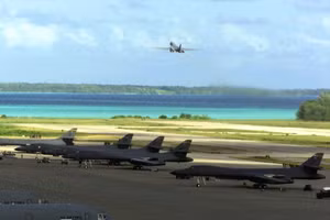 Máy bay ném bom B-1 của Mỹ tại căn cứ Diego Garcia.