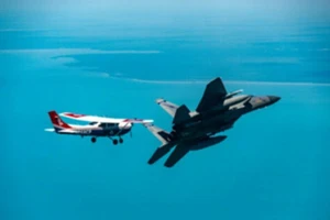 Chiến đấu cơ F-16 chặn máy bay đáng ngờ trên sân golf của Tổng thống Trump, ngày 5/7/2025.