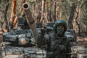 Một chiến binh thuộc Sư đoàn Black Knife của Nga