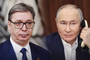 Tổng thống Nga Vladimir Putin (phải) và Tổng thống Serbia, Aleksandar Vucic.