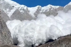 Lở tuyết kinh hoàng trên dãy Himalaya.