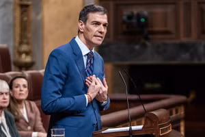 Thủ tướng Tây Ban Nha Pedro Sanchez phát biểu tại Quốc hội, ngày 25/3/2026.