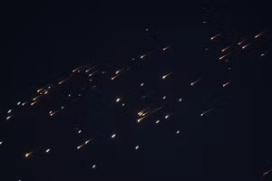 Tên lửa Iran hướng về phía Israel, ngày 18/3/2026.