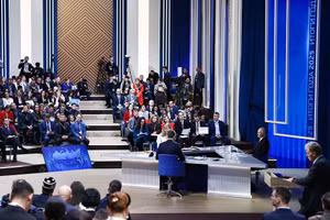 Tổng thống Nga Vladimir Putin tại phiên hỏi đáp trực tiếp kết hợp với họp báo cuối năm mang tên "Kết quả của năm", ngày 19/12/2025.