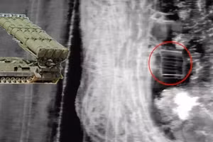 S-300 của quân đội Nga bị một UAV cánh cố định của Ukraine tấn công, ngày 25/2/2026.