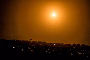 Israel đe dọa dội bom Iraq sau khi tên lửa đạn đạo của Iran di chuyển đến đó.