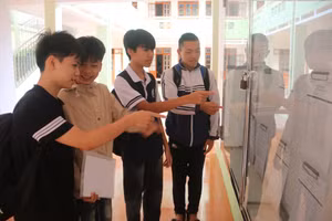 Đa số các thí sinh đều có tâm trạng thoải mái, để bước vào phòng thi môn Ngữ Văn.