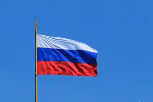 Lá cờ Nga được nhìn thấy treo trên một tòa nhà ở Selydove, ngày 23/10/2024.