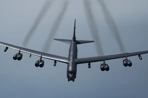 Máy bay ném bom tầm xa B-52H Stratofortress của không quân Mỹ.