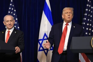 Thủ tướng Israel Benjamin Netanyahu (trái) và Tổng thống Mỹ Donald Trump.