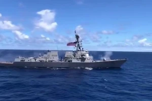Tàu khu trục USS Jason Dunham của Mỹ được cho là đã nổ súng vào tàu của Venezuela, ngày 26/9/2025.