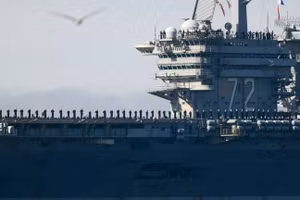 Tàu sân bay USS Abraham Lincoln của hải quân Mỹ.