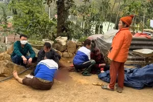 Hiện trường vụ án tại xóm Cốc, xã Quý Hoà, huyện Lạc Sơn.