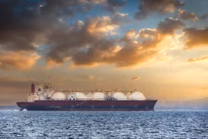 EU gấp rút tìm kiếm các nhà cung cấp năng lượng mới để giảm sự phụ thuộc vào Mỹ.