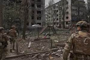 Các chuyên gia quân sự Ukraine kêu gọi rút quân khỏi thành phố Pokrovsk.