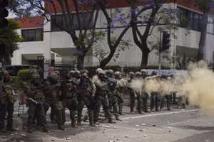 Tổng thống Mỹ Donald Trump đã ra lệnh triển khai 2.000 Vệ binh Quốc gia tới Los Angeles để dập tắt tình trạng bạo lực, ngày 8/6/2025.