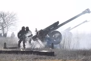 Pháo tự hành D-30 122 mm