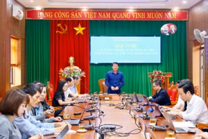 Các đại biểu tham dự hội nghị tập huấn về tổ chức kỳ tuyển sinh vào lớp 10.