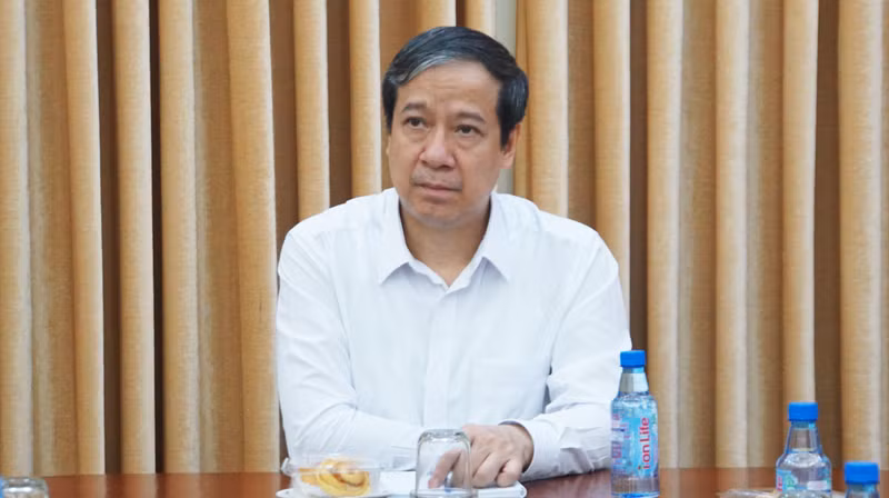 Bộ trưởng Nguyễn Kim Sơn kiểm tra các điểm thi tại TPHCM