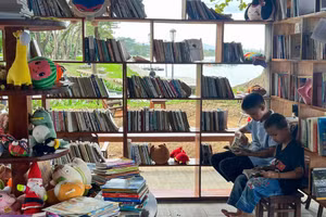 Không gian sách nhân ái bên bờ sông Hương, TP Huế của anh Nguyễn Thanh Hưng.