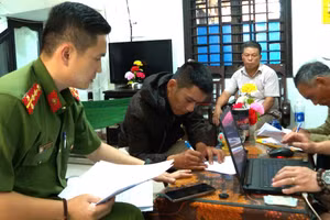 Cơ quan Công an làm việc với Lê Văn Vũ. (Ảnh: CACC).