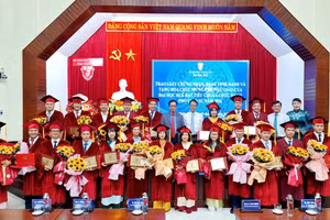 Đại học Huế có 21 nhà giáo và 1 giảng viên thỉnh giảng được công nhận đạt tiêu chuẩn chức danh Phó Giáo sư năm 2024. (Ảnh: Đại Dương)