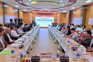 Hội thảo khoa học quốc tế “Lịch sử và pháp luật về thời kỳ Pháp thuộc tại Đông Dương” tổ chức tại Trường Đại học Luật, Đại học Huế. (Ảnh: Đại Dương)