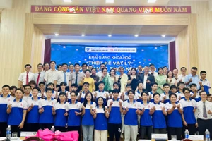 Khai giảng khóa học “Thiết kế vật lí trong lĩnh vực thiết kế vi mạch” tại Trường ĐH Khoa học Huế dưới sự giúp sức của Hội Hữu nghị Pháp - Việt.