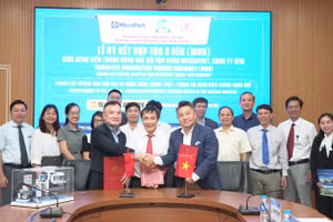 3 đơn vị ký kết hợp tác thành lập Trung tâm đào tạo phẫu thuật robot.